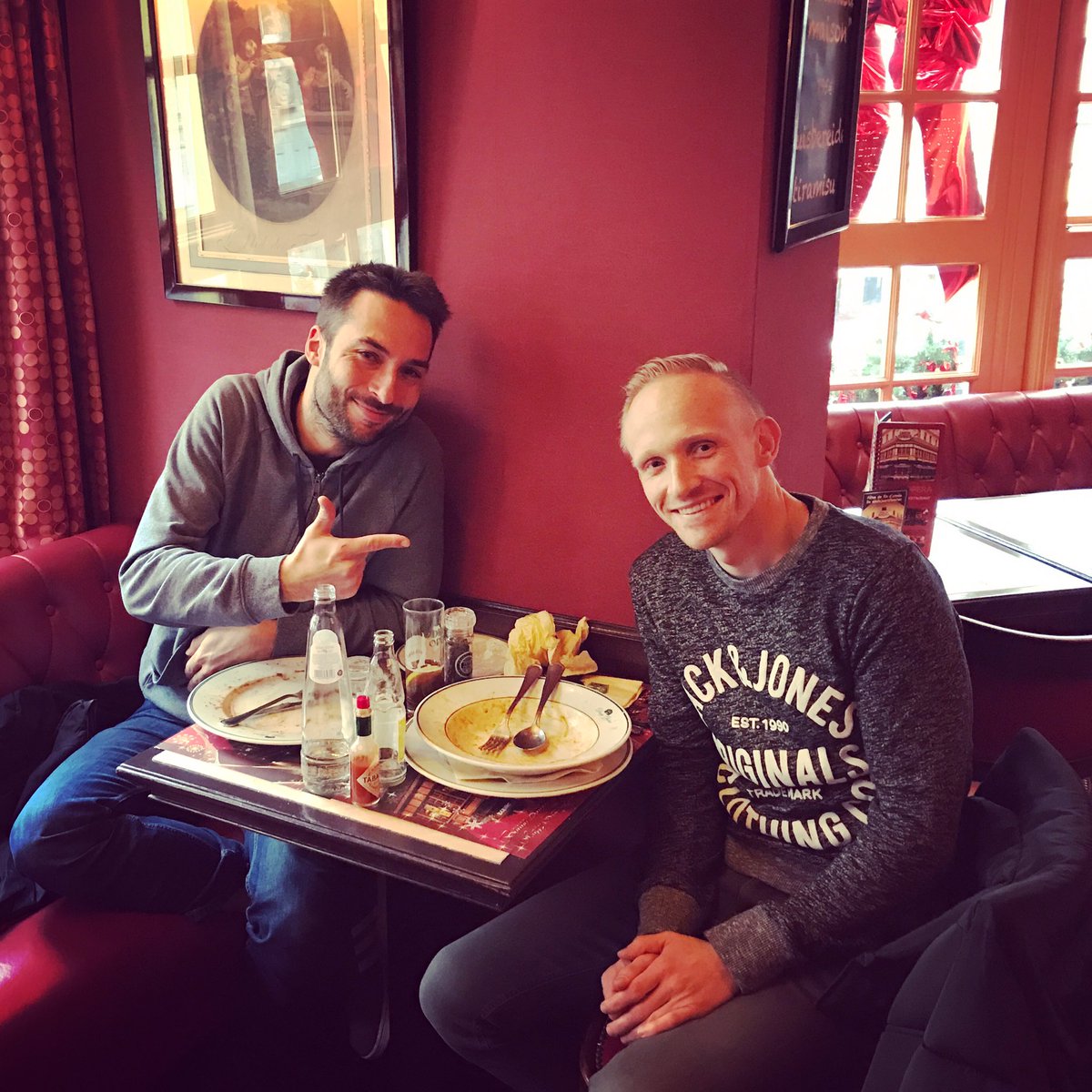 deejaynd's tweet photo. Business meeting with this world champ. Unexpected collabo's for 2017 #djNETIK #MadeFromScratch https://t.co/pkAE8Xa7a6