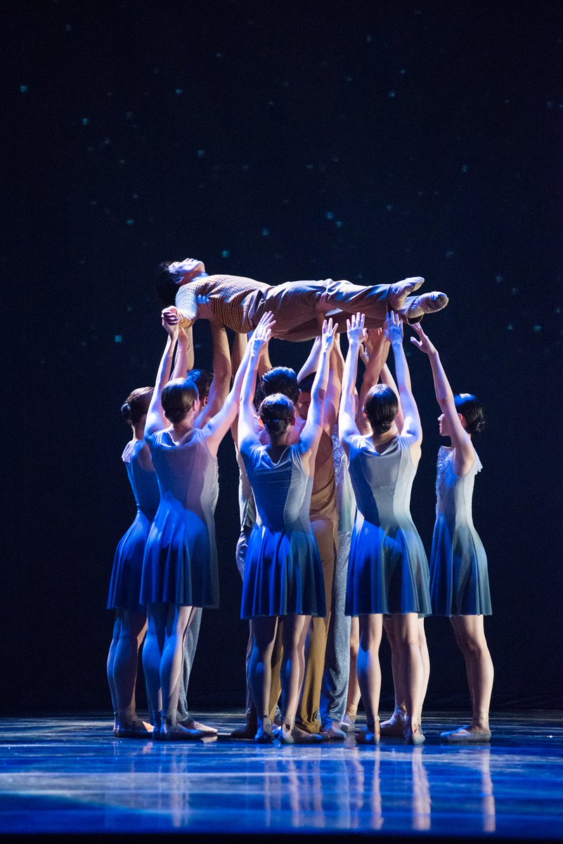 TheDanceCurrent's tweet photo. Revisit +40 reviews from across the country in 2016! Highlights include @RWBallet #GoingHomeStar in January.
>> https://t.co/1IqYGIkXWn https://t.co/ykqnipm0FM