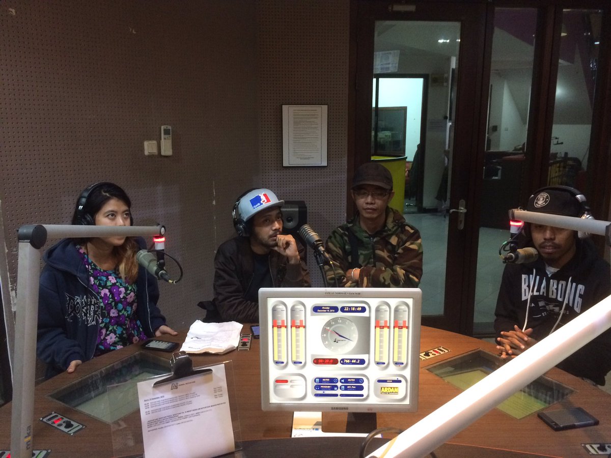 ardanradio's tweet photo. Kita kedatengan @InfoBLP yang akan ngadain acara tanggal 24 Desember 2016 di Gedung Sate Bandung. Kita tanya-tanya yuk

#BdgBgt
#CumaDiArdan https://t.co/mAofBFjVWB