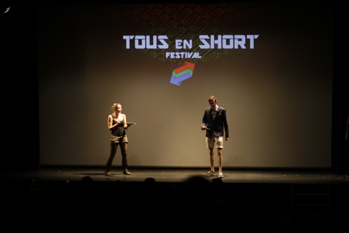 TousEnShort's tweet photo. Après une petite pause on reprend les projections des films en Compétition avec le film Versus Dating! 
https://t.co/2NFJ7Emu1w https://t.co/nd2gKZPSOD