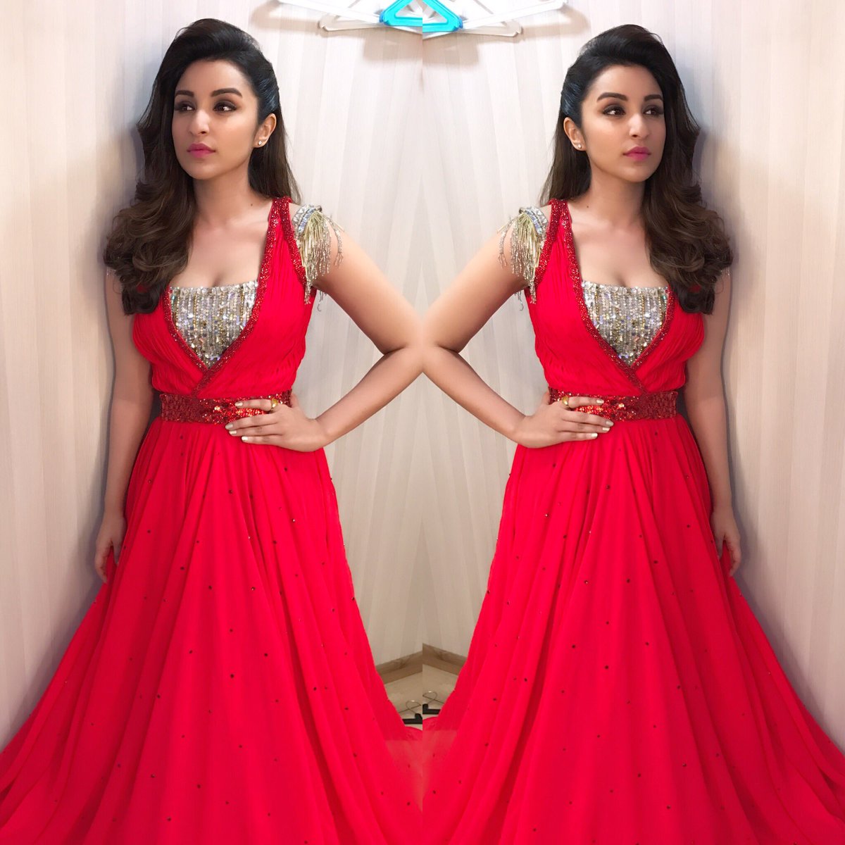 yrftalent's tweet photo. The gorgeous @ParineetiChopra for #StardustAwards tonight ❤ #Love https://t.co/Qp68QlLuUy
