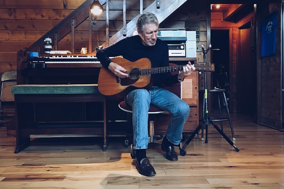rogerwaters's tweet photo. working it out
📸@deadskinboy https://t.co/8Tua8AwwGG