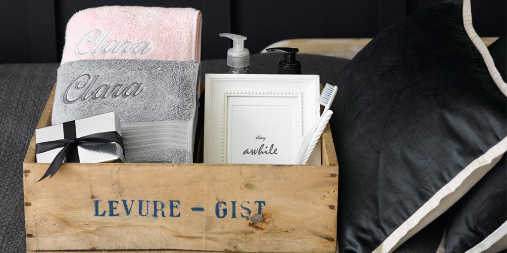 Be guest room ready this #Christmas with tips from <a href="/marienichols/">Marie Nichols</a> on the #dreamchristy festive hub blog.christy-towels.com/blog/dreamchri….