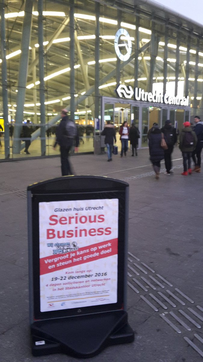 I_Groenewoud's tweet photo. We naderen het einde vd eerste dag #seriousbusiness #Utrecht @SeriousRequest @WSPUtMi @GemeenteUtrecht @UWVnl @DeBroekriem @Glazenhuis030 https://t.co/ql4uUQqwLO