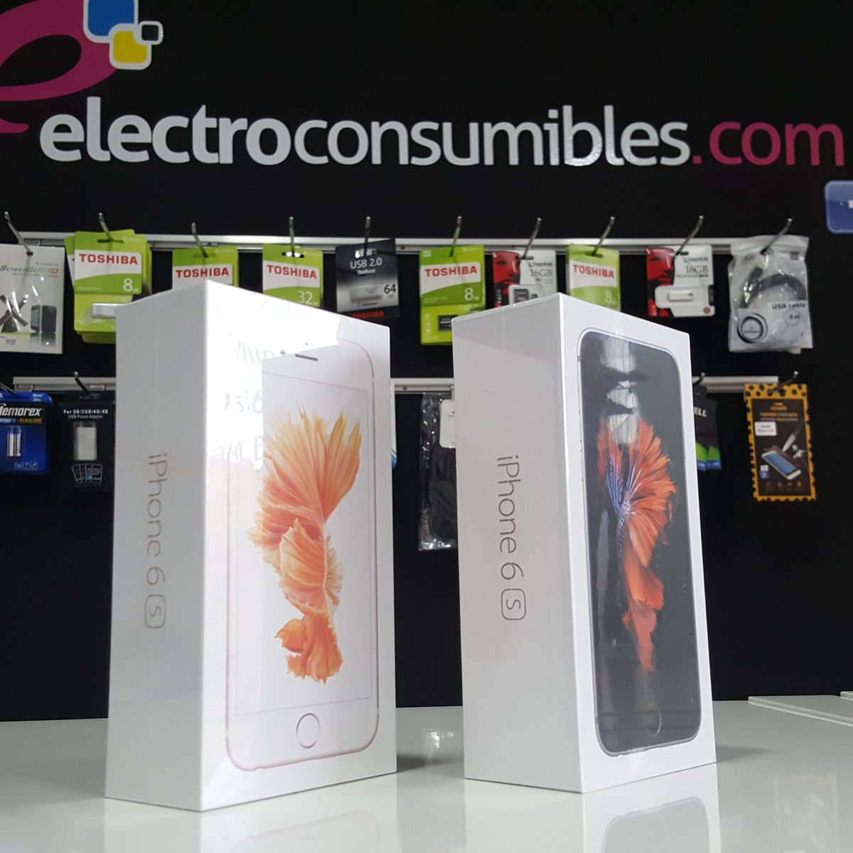 electroconsu's tweet photo. #elregaloperfecto en#electroconsumibles
#Apple iphone 6s en color Oro Rosa o Negro espacial .....649€ https://t.co/WmHnDescZ3