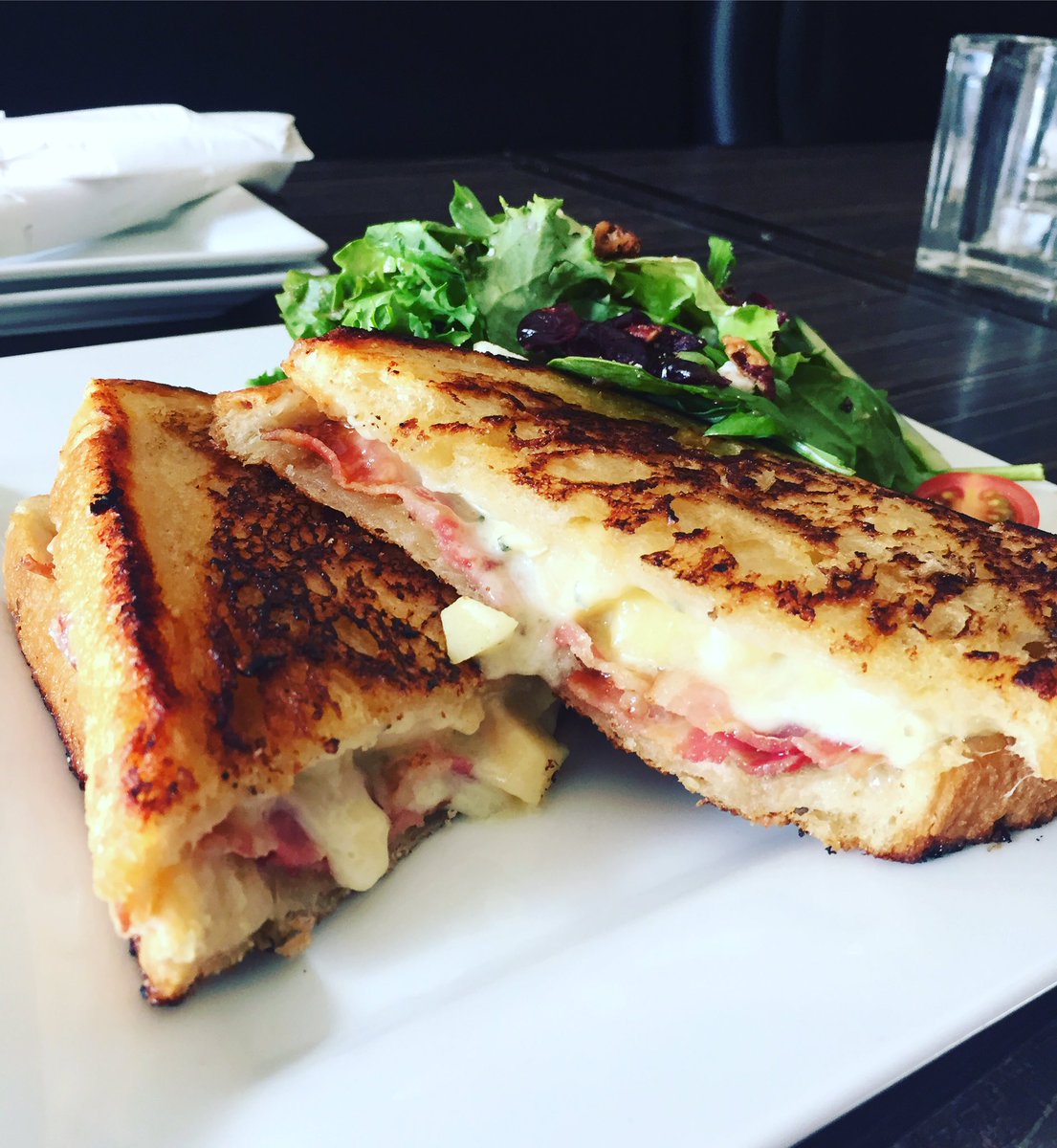 This grilled cheese is where it's at for today's lunch. <a href="/BarWellingtonTO/">Bar Wellington</a> #grilledcheese #Lunchtime