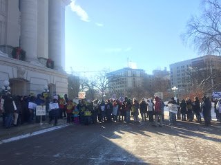 wispoliticsfeed's tweet photo. ELECTION: Protesters gather at Capitol ahead of electors' meeting https://t.co/xAWkkZkf1p #wipolitics https://t.co/oPBxTyEn7s