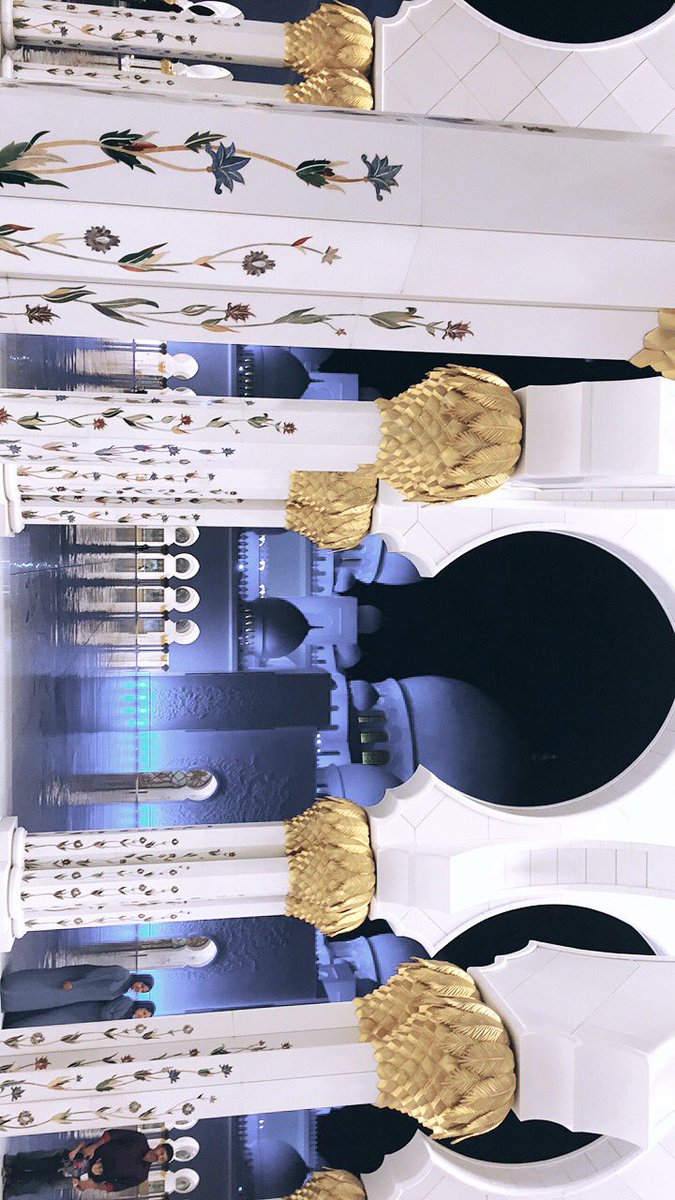 Thorayaaaaa's tweet photo. #Zayedmosque https://t.co/VdTItUI43c