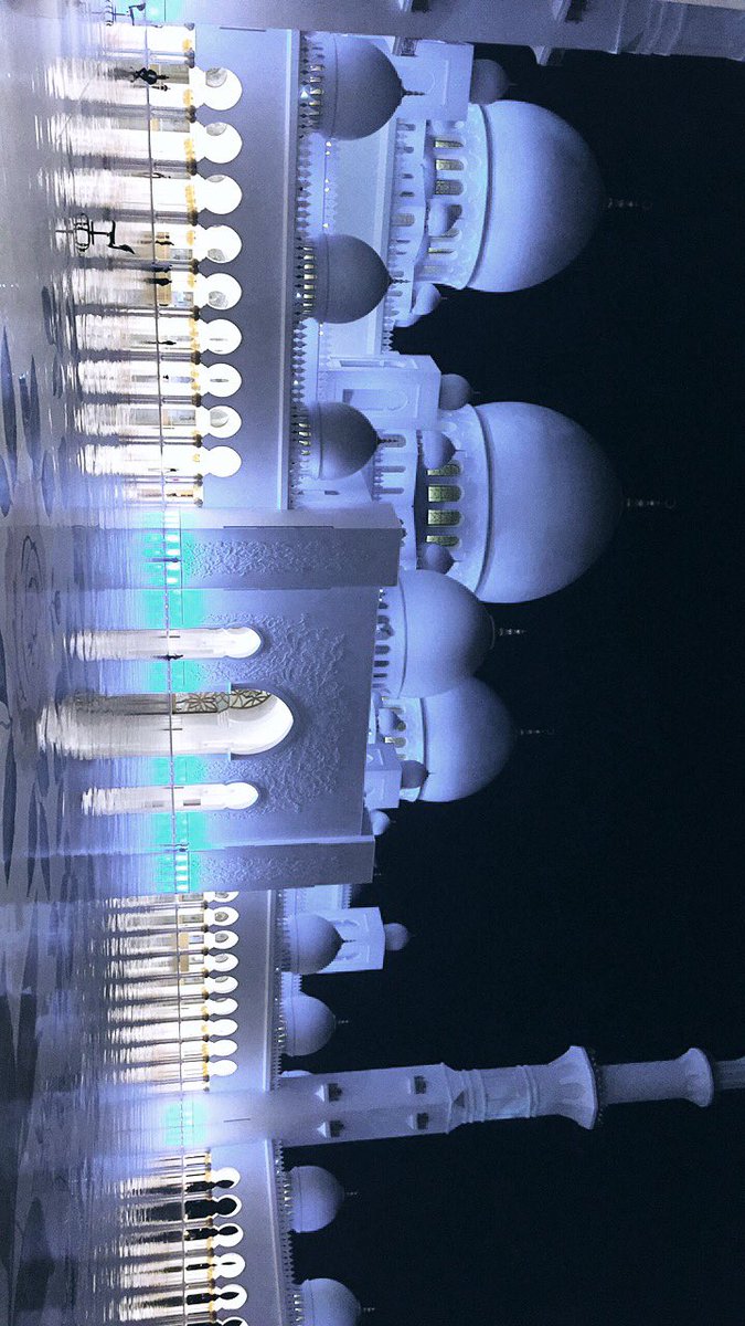 Thorayaaaaa's tweet photo. #Zayedmosque https://t.co/VdTItUI43c