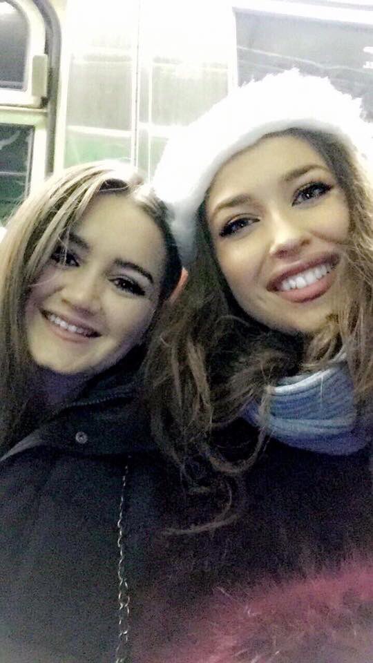 I'm so so excited to go home for Christmas this week after a great month settling into New York with my roomie 😋🎉🍾🎄🎅🏼☃️