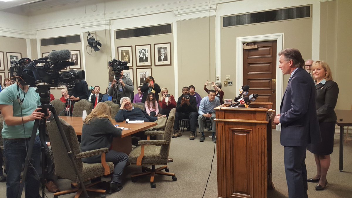 GovMaryFallin's tweet image. My Secretary of State, Mike Hunter, certifying that all 7 Electoral College Votes went to PEOTUS @realDonaldTrump &amp;amp; VPEOTUS @mike_pence.