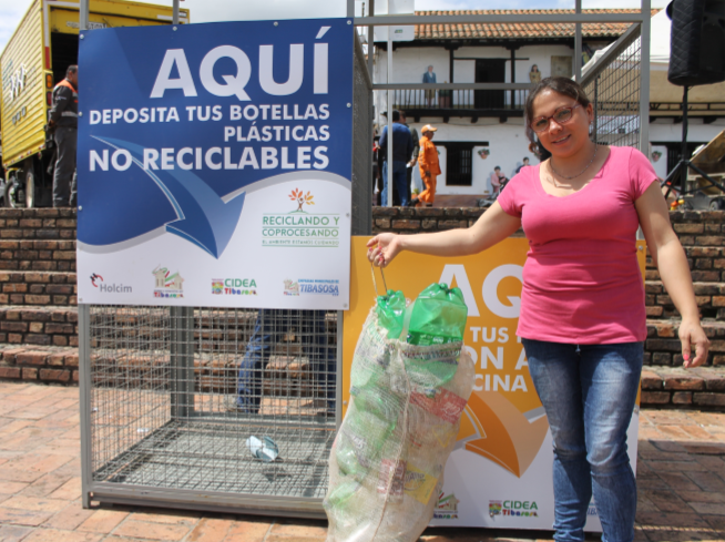HOLCIMColombia1's tweet photo. ¡Lo hemos logrado! Nuestra campaña de #EcoProcesamiento se ha quedado en el corazón y hábitos de nuestros vecinos. #coprocesar #aprovechar https://t.co/jLz2ELGdwu