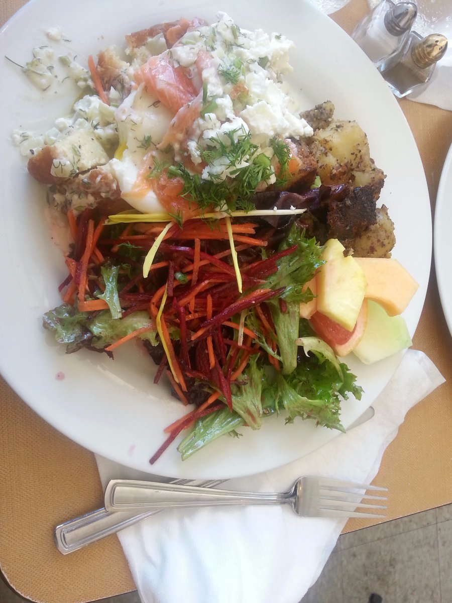 chargerfoods's tweet photo. Brunch yesterday @powwowcafe kensington market. #Amazing! Highly recommend checking it out. Great job Shawn! #nish #taco https://t.co/5eiK0IBO5L
