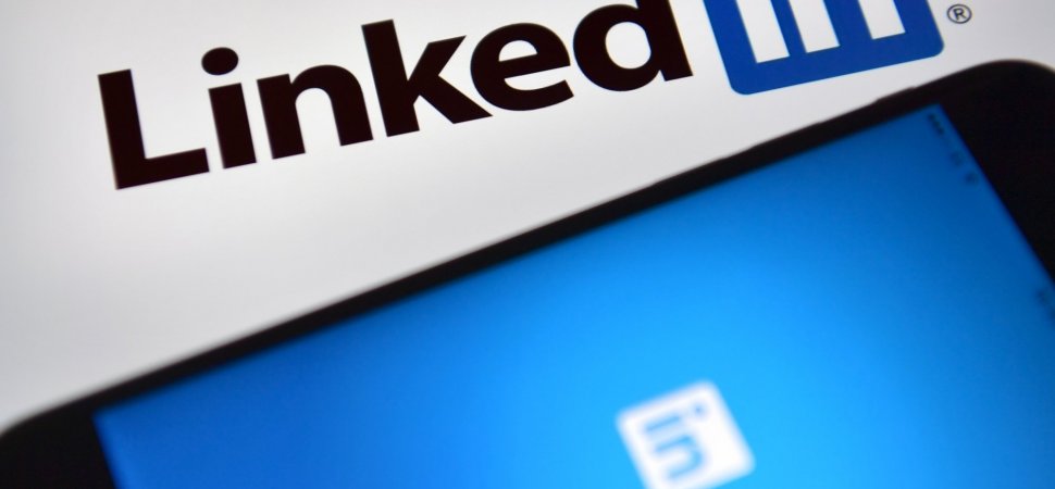 How Robots Are Going To Help You Get More Business on LinkedIn buff.ly/2gCWHMN #TealixDesign