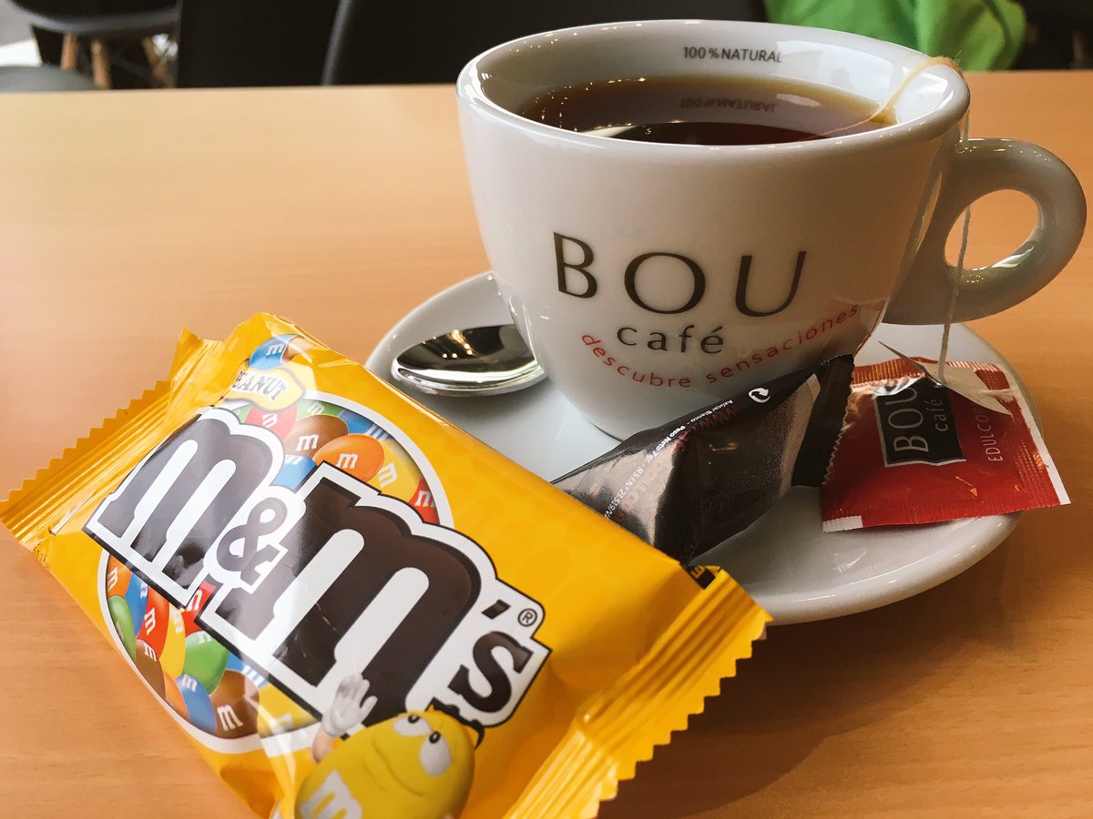 EasyFuelDH's tweet photo. Ofrecemos una variedad de té y chocolatinas. Pasaros por aquí un día para tomar algo ☕️🍵 #easyfuel #boucafe #doshermanas https://t.co/MAPg584wuU