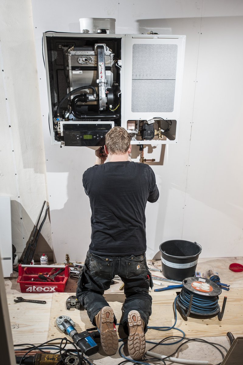 Vanaf 1 januari 2019 mogen alleen erkende installateurs aan cv-installaties werken bit.ly/2h2RDU6 #koolmonoxide #veiligheid