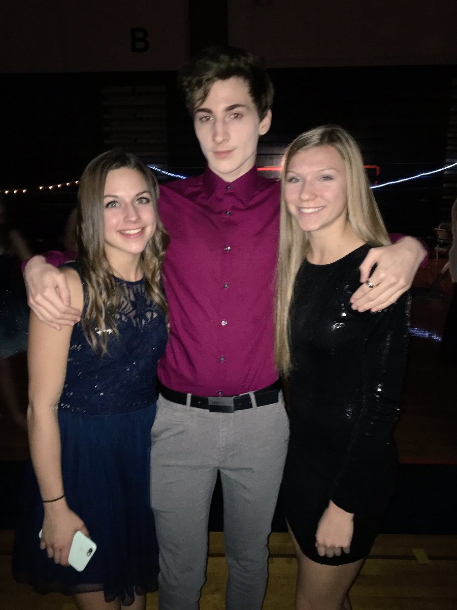 physicsislit's tweet photo. some avid physics members @ cotilly https://t.co/GW7O1o04Yb