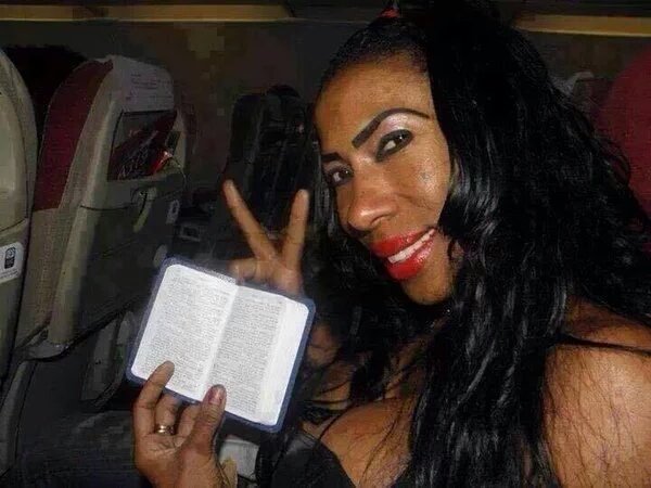 MarciaD00907568's tweet photo. Sobre Body Say
É o hinos dos hinos
Merece um clipe ever e digno
E divulgação,esta na biblia viu
#StreamBodySay https://t.co/MfwIbvSEkx