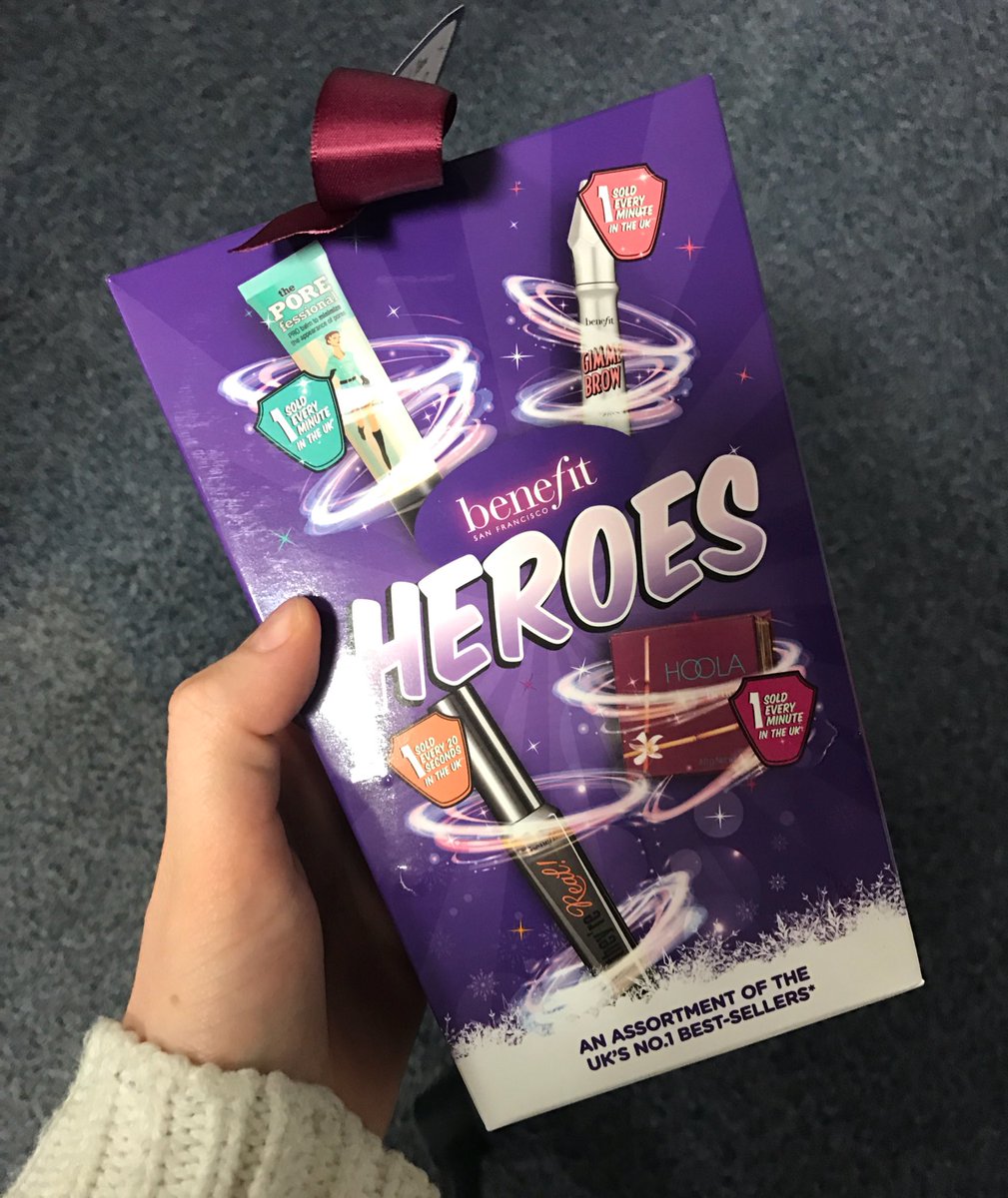 What's better than a chocolate selection box? One filled with makeup of course! Thanks <a href="/BenefitUK/">Benefit Cosmetics UK</a> 😘🙌🏻