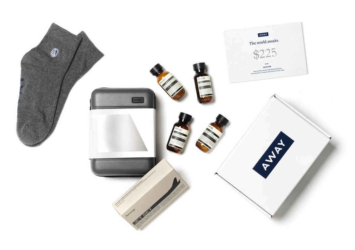Saving your holiday shopping until the last minute? Give them the gift of Away! awaytravel.com/the-gift-set