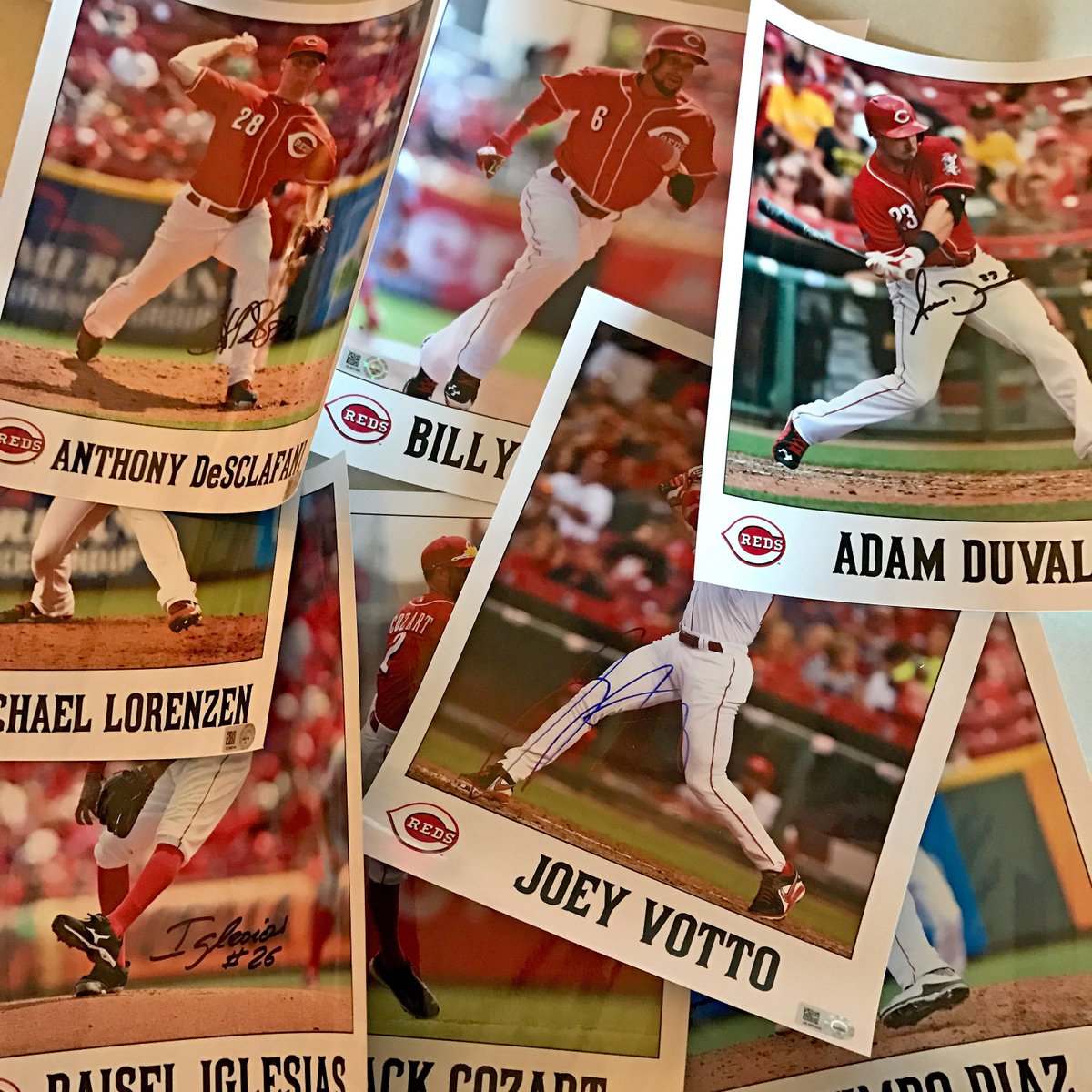 Reds's tweet image. It's day 8 of #Redsmas...Autographs! Retweet and you'll be entered to win eight #Reds autographed 8x10s. RT by 4pm ET.