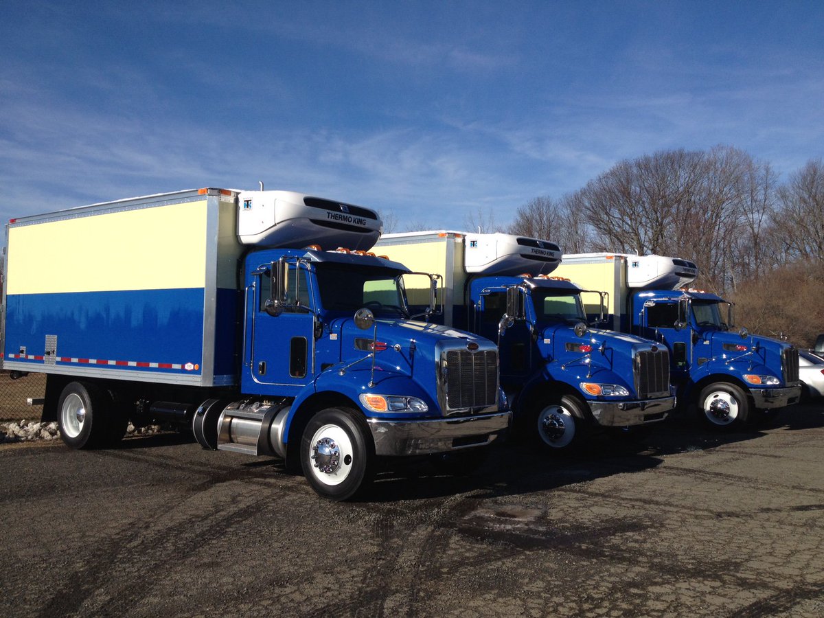 CTShellfish's tweet image. So new the graphics aren't even painted on yet! We've added 3 brand new ice cold refrigerated trucks to the fleet. #seafood #CTShellfish