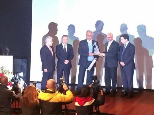 USJLiban's tweet photo. Pr Jad Hatem, professeur à la #FLSH de l'#USJLiban -département de #philosophie- reçoit le prix Said Akl à la @NDU_Louaize https://t.co/D52jHJfQs8