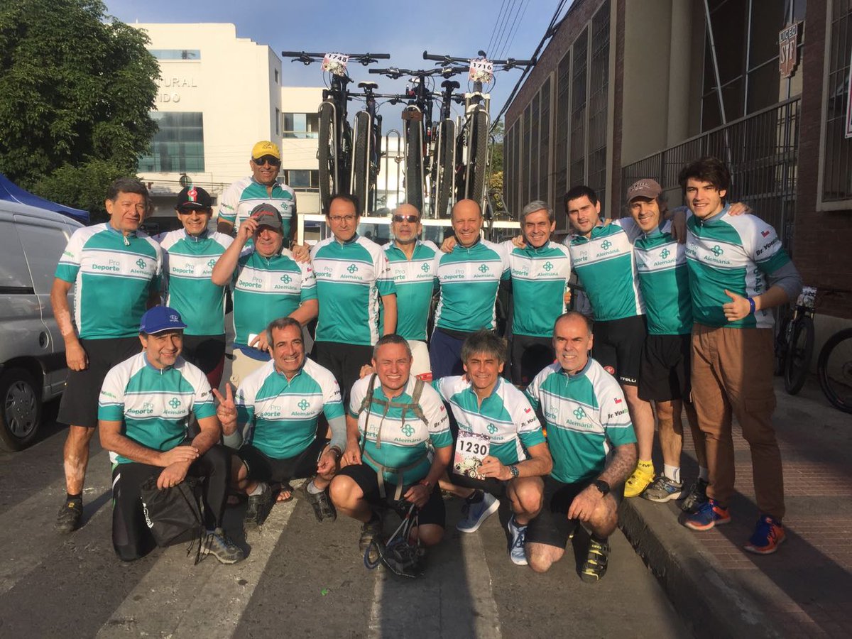 CubillosMarcelo's tweet photo. Desafío MTB "Los Dinosaurios" Sexto lugar en mi categoría, no estuvo mal..próximo año la ganamos! Team Clínica Alemana  amigos de excepción. https://t.co/BA5W8X1ZuP