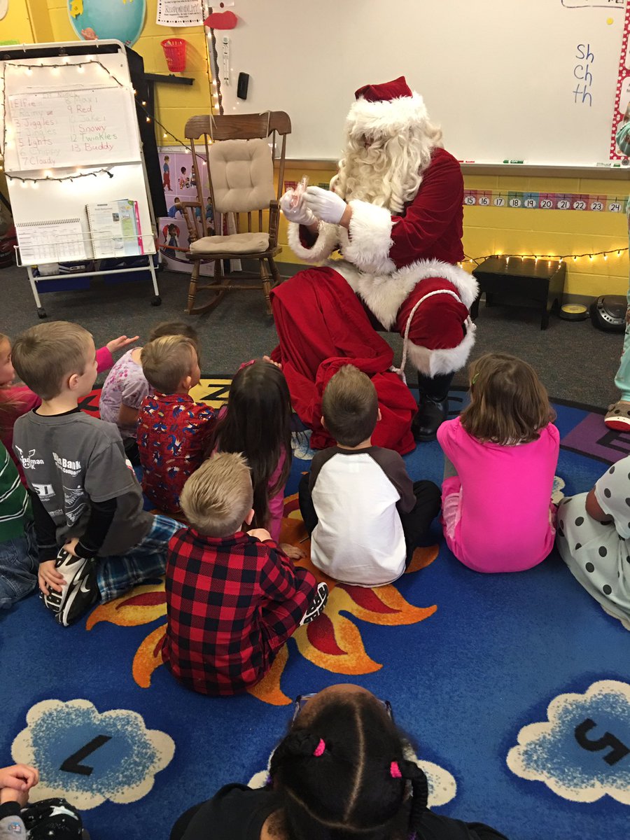 HESSwathers's tweet image. Santa is coming to town. #excitementintheair #bookgifts
