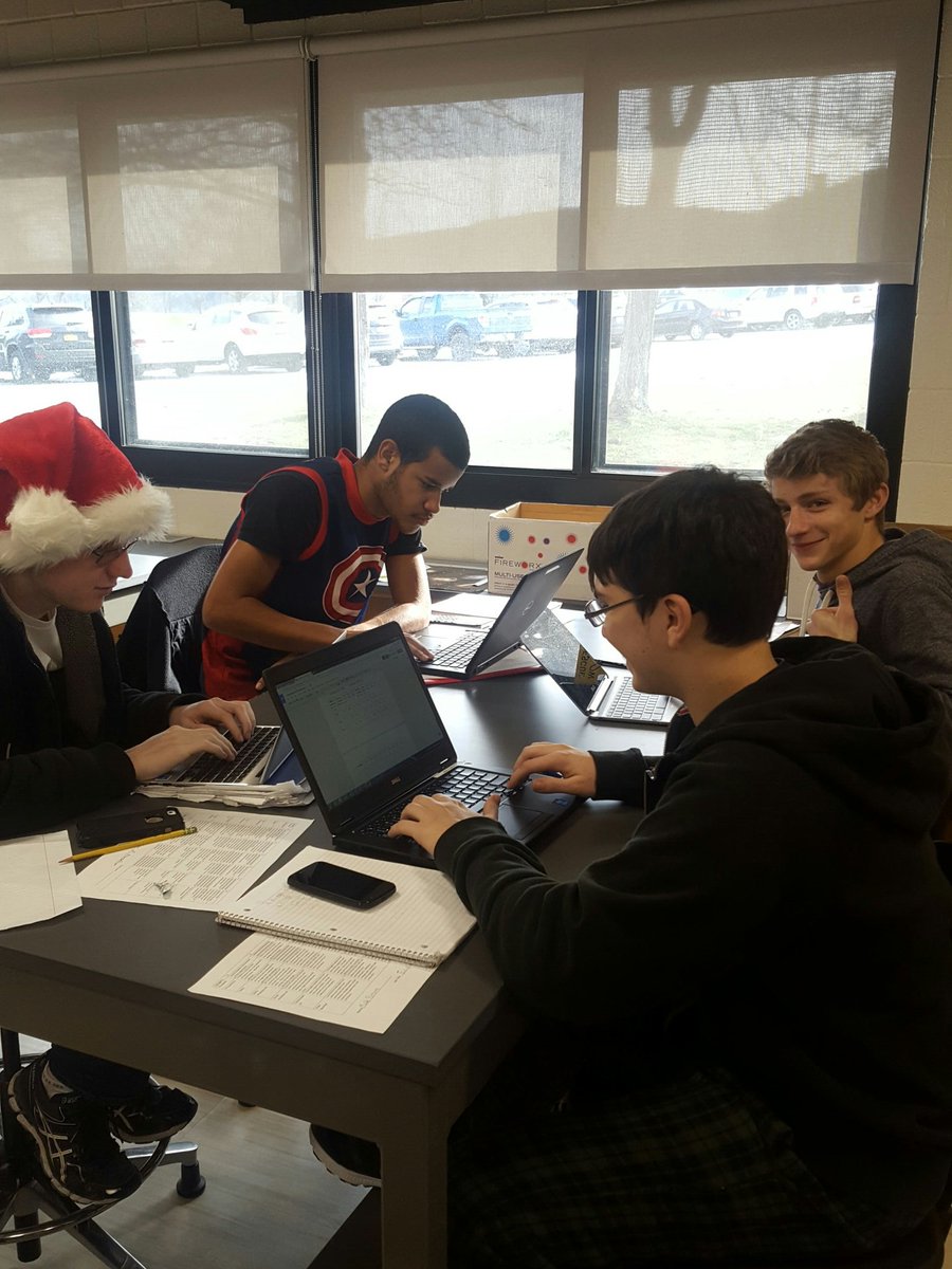 MrVerspoor's tweet photo. #techtuesday #techcrunch #holidays #windsorcsd #googledrive #googledocs #bluesteele https://t.co/jnD3jIFclq