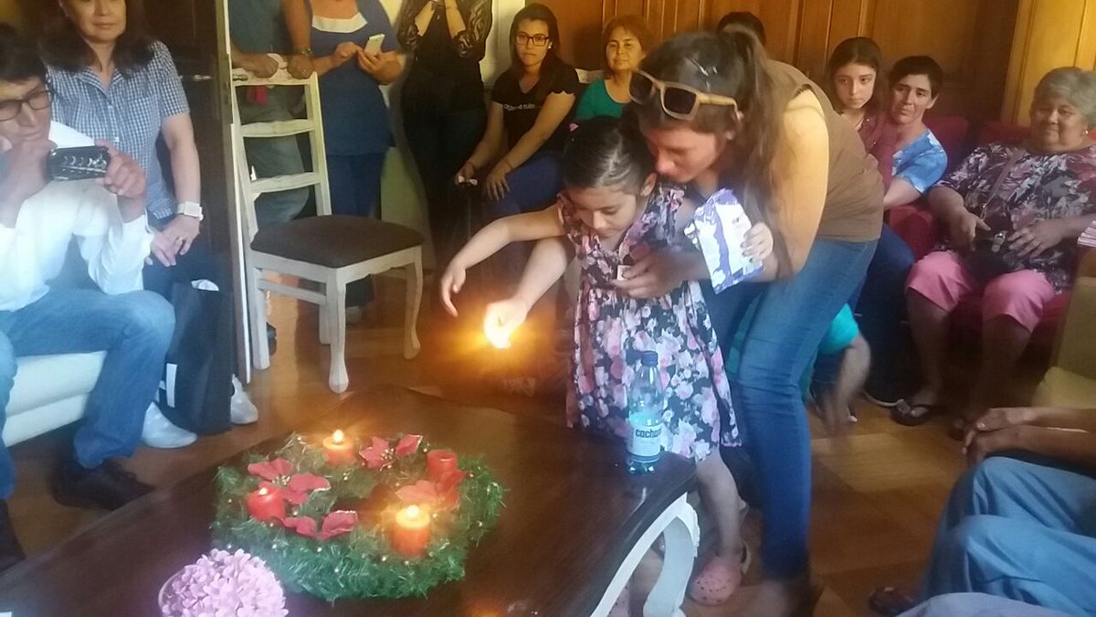 FUNDACIONFDM's tweet photo. Aquí les mostramos fotos de la llegada del viejito pascuero a nuestros beneficiarios de la casa Santa Marina de Santiago jojojojo https://t.co/4fq7PV8sfQ