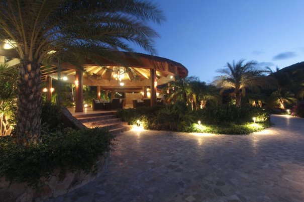 ThinkSimpleHQ's tweet photo. Here's a shot of our work at the Oil Nut Bay Resort! Outdoor #lighting lets you enjoy the outdoors any time of night. https://t.co/9tTDo950QC