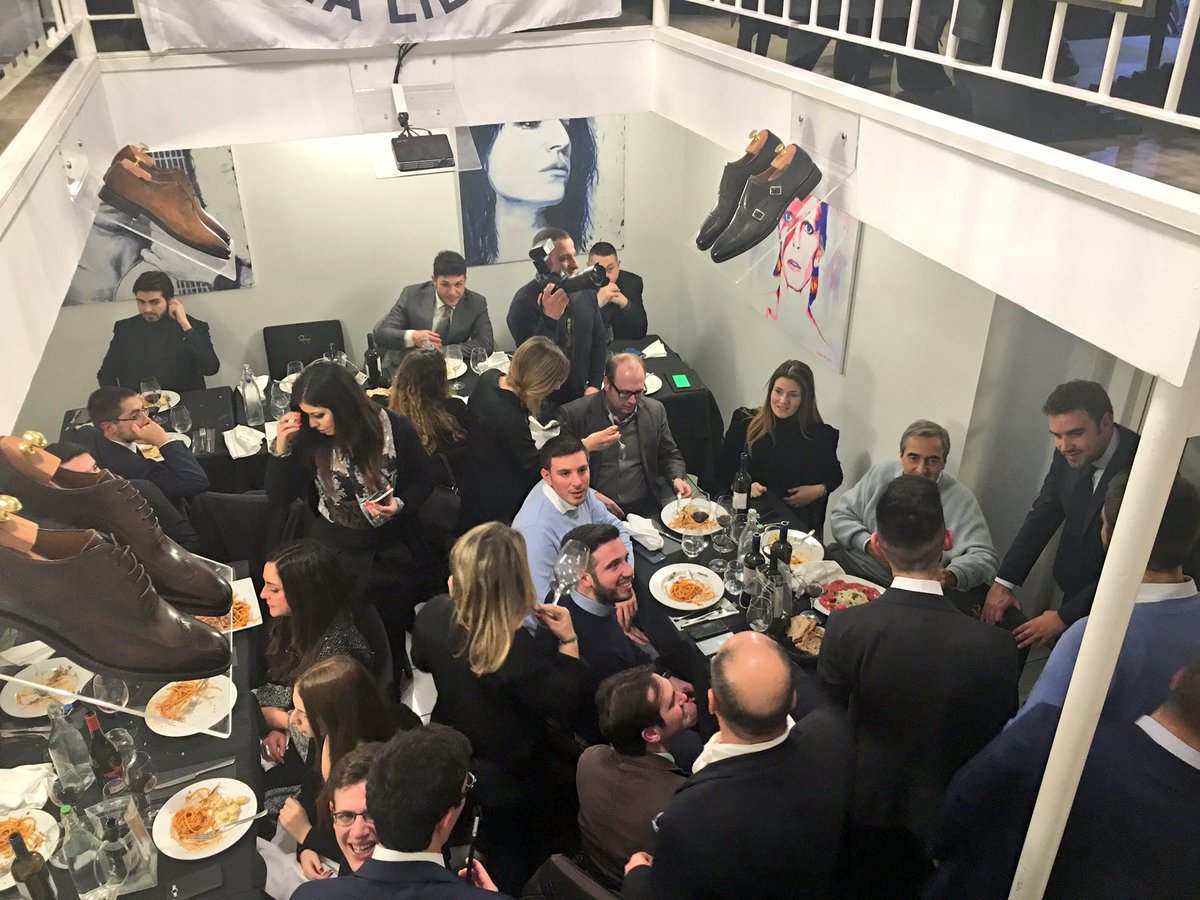 Un grande successo la #cenadinatale di @FIGLazio con @AngieCalabria !! #NoiConSilvio! <a href="/LucaZaccari/">Luca Zaccari</a> <a href="/gasparripdl/">Maurizio Gasparri</a> @ForzaItalia_RM