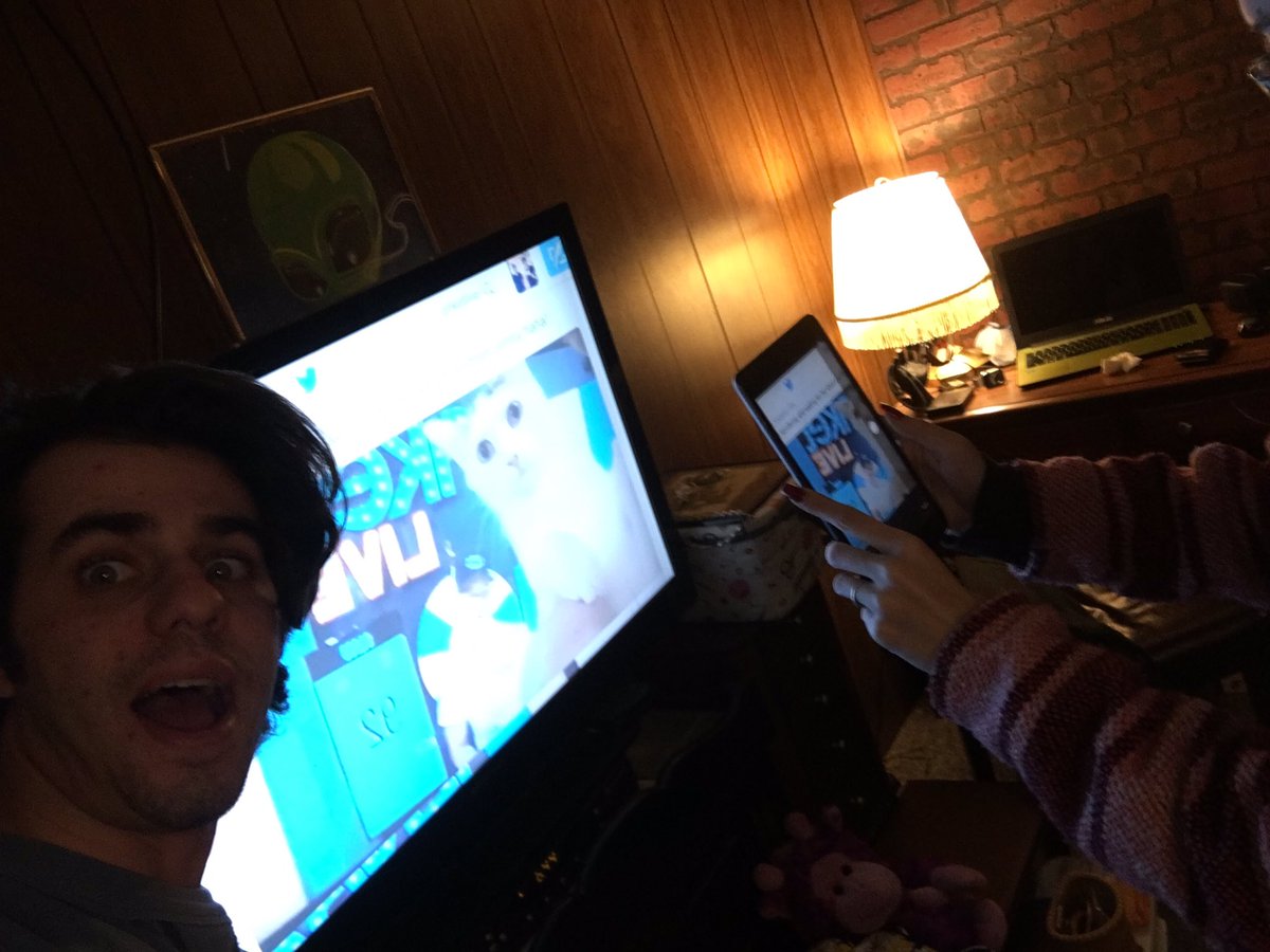 Enviro_Elk's tweet photo. #QriketLIVE @jcomparel with @clochotzki97 on the screen! Woohoo https://t.co/ZwR6n5wJRv