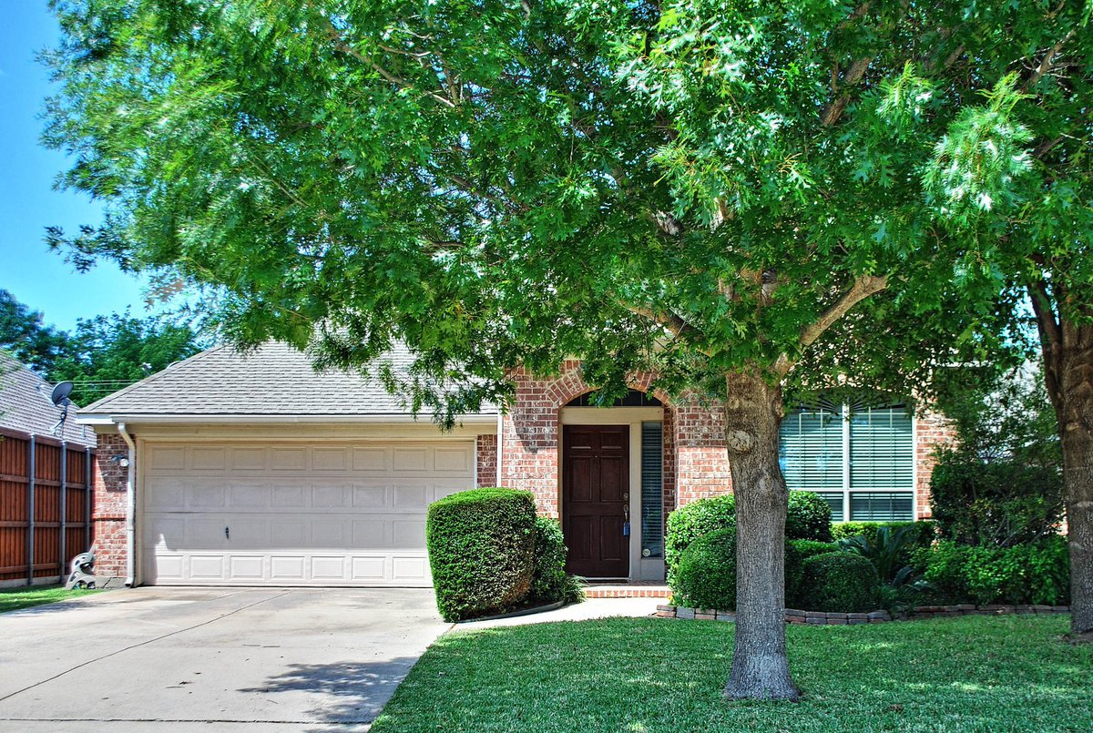 RedPhoneRE's tweet image. See a virtual tour of my listing on 2818 Vacherie Lane #Dallas #TX  #realestate tour.circlepix.com/home/M7GM22