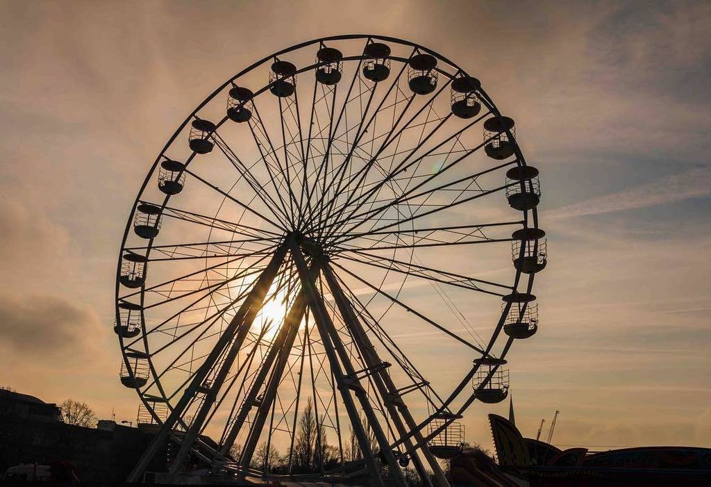 photowarrington's tweet photo. Cambridge Big Wheel #cambridgeuk #cambridgebyphoto #cambridge #northpoleiceskating #bigwhe… https://t.co/CH5REaq71C https://t.co/Bv8cMHXwpZ