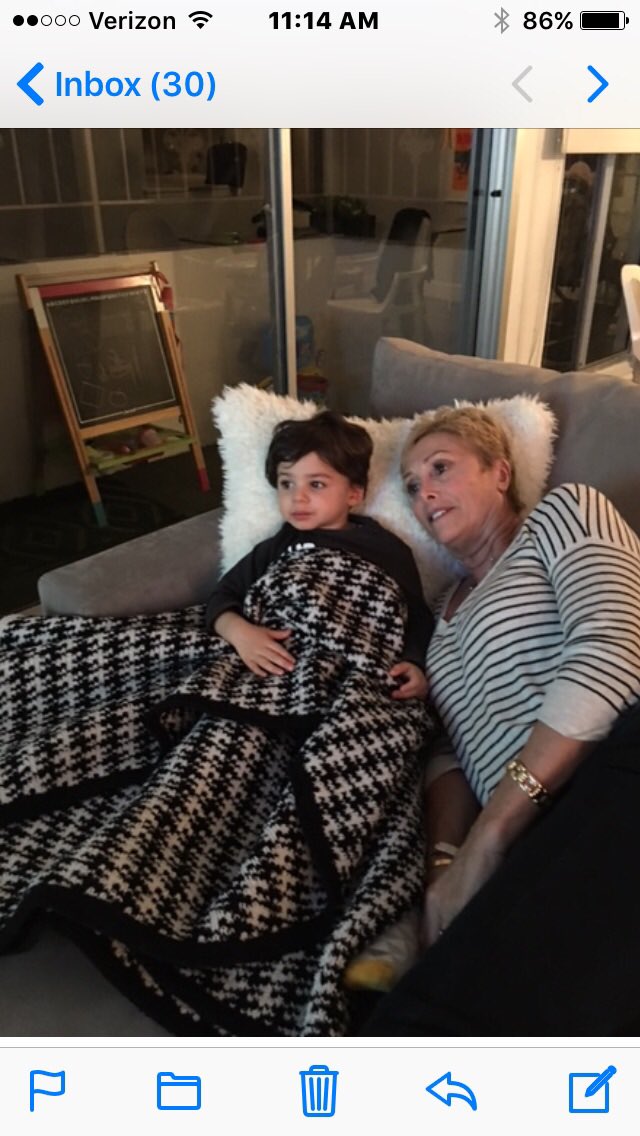 SusanCohenAssoc's tweet photo. Hanging out with my grandson Greyson, trying to remember all the songs I sang with my kids, it's heaven🎧🙋🏻‍♂️❤️❤️❤️🙏🏻 https://t.co/u8HYFK9fu0