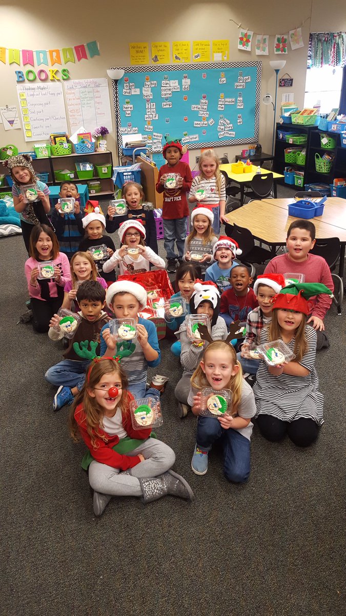 KJones_Readers's tweet photo. Our Elves are hard at work! Last Friday they wrote us back and today they delivered us cookies! #chapmanrocks https://t.co/0kzgrVJWXf