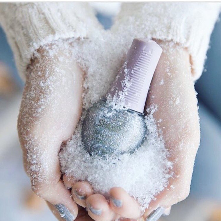 Wishing you and your loved ones a beautiful, healthy, mindful, love-filled holiday season. #SlowBeauty #SlowBeautyForAFastWorld