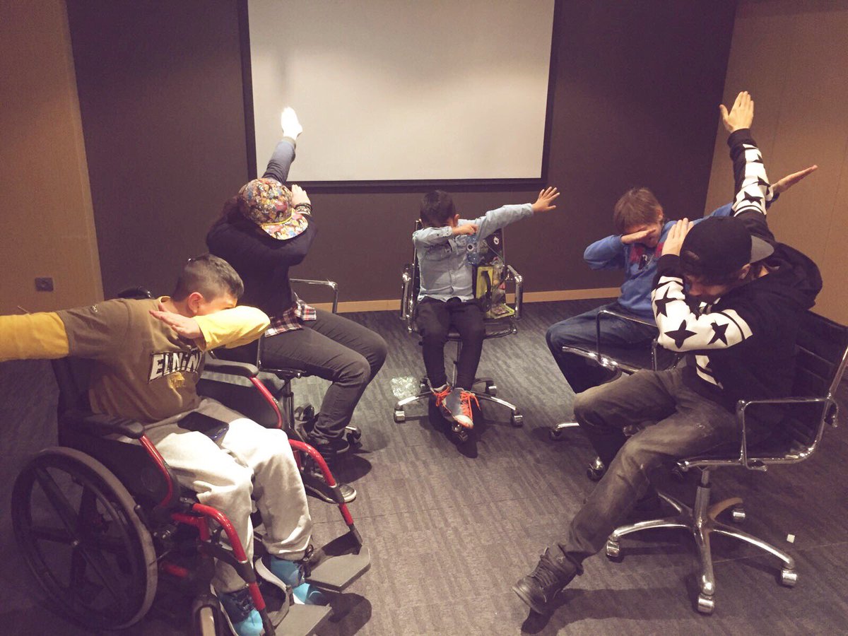 Rubiu5's tweet image. Siempre es una bonita experiencia conocer a estos chic@s y hacerles felices :) Gracias @FPDeseo !