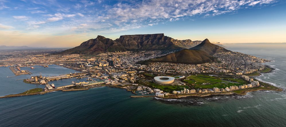divecavecom's tweet photo. The #Southern #Tip of #Africa: A #Pelagic #Paradise https://t.co/Zvl5SNTVDx https://t.co/HOVW2RRLX5