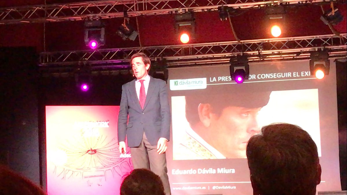 anaromerosj's tweet photo. Escuchando a @DavilaMiura en #60apd #afterwork16 @adecco_es "La presión de conseguir el exito" https://t.co/93K8Z0zvSa