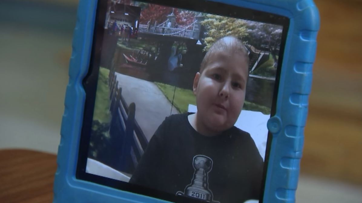 PetesWire's tweet photo. Students at #Walpole's @BoydenSchool rally around classmate battling cancer for a second time.

@MorelliJim has story at 5&amp;6 pm on #FOX25. https://t.co/5MUngbOjTI