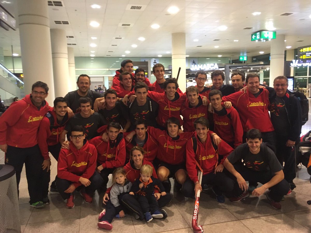 Llegados ya a Barcelona!!! Gran recibimiento de nuestras familias!! Gracias por todo!