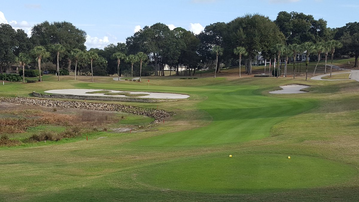 TurfBeard's tweet image. #16 @harborhillscc looking pretty good.
#turflife #turfnerd #optoutside