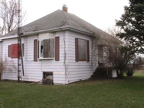 "Burned" #abandoned #abandonedhouses #abandonedplaces #traveling #exploring buff.ly/2hk1nqU