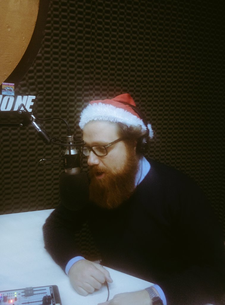Clima natalizio per l'ultima puntata di #AudaciBuddaci #suradiostreet! Sintonizzatevi su FM103.3 o in #streaming su radiostreet.it!