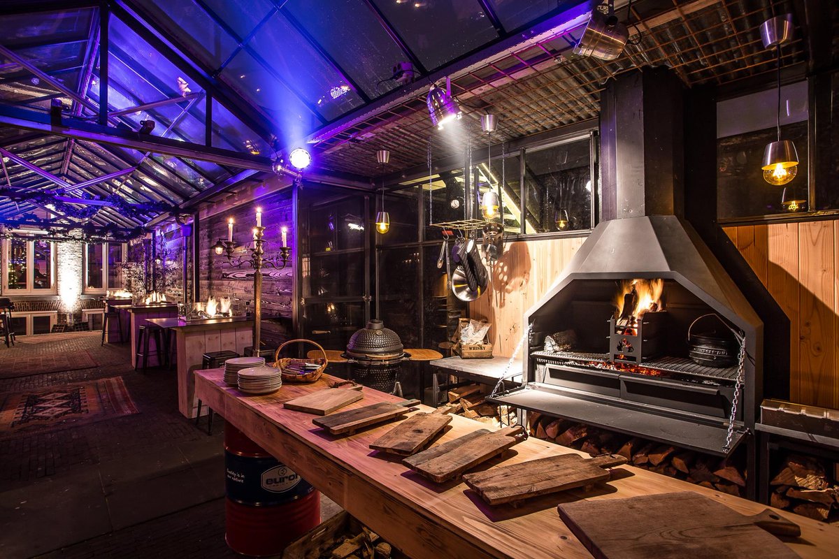 ChefCorneliusV's tweet photo. Spectacular indoor #AlfrescoKitchen in Holland https://t.co/DKnk1RJF2G