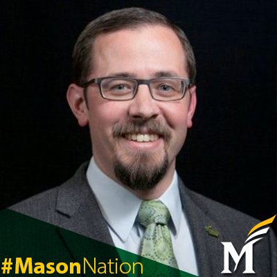GeorgeMasonU's tweet photo. Tweeting for us the week of #MasonGrad2016 is @B_R_Jones - president of @MasonAlumni! 🎓💚💛 #WeAreMason https://t.co/kysSHrzHum