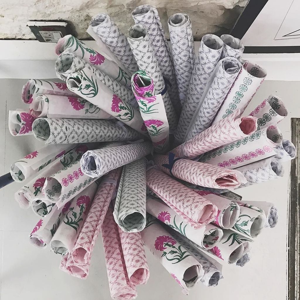 AnnaLizzioShop's tweet photo. Sorted all your Christmas present needs? We've got the wrapping paper covered, just pop in… https://t.co/QqC64iWQmy https://t.co/QaQ9Wy8bly